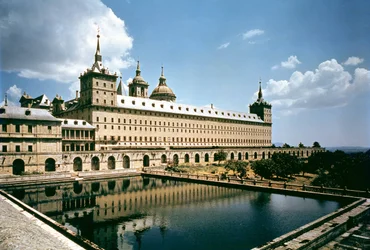 El Monasterio de El Escorial, diseñado por Juan Bautista de Toledo y Juan de Herrera, 1563-84